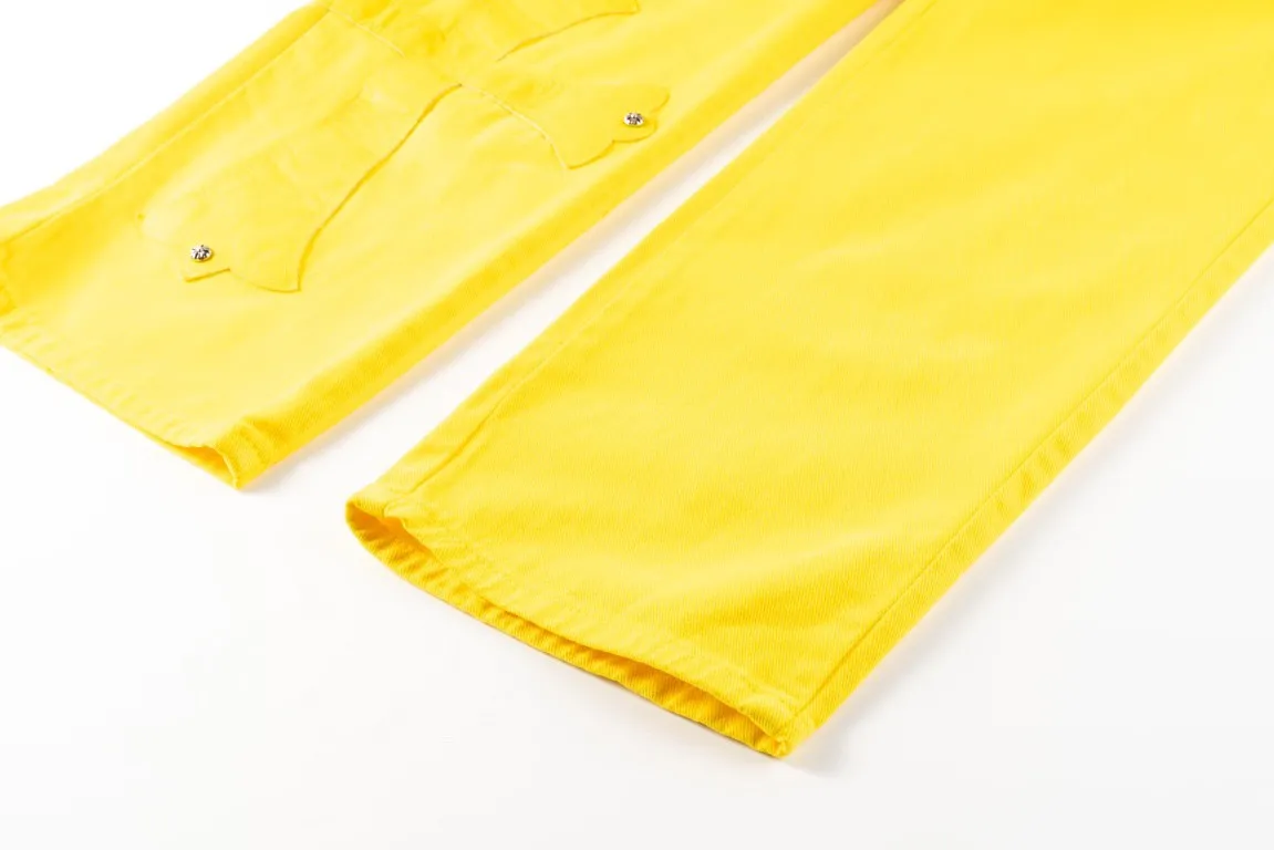 P270 New Chrome Hearts｜Cro Heart Fan Chengcheng’s same style of New York-limited large leather label dopamine yellow jeans. Charming dopamine personality jeans, indispensable for fashionistas. The same style for celebrities. A model touted by many bloggers. This new pair of pants is perfect in terms of shape and upper body. It is no exaggeration to say that making a pair of jeans is equivalent to the time of making 20 short-sleeved jeans. The fabric is made of high-quality imported denim. It has a unique high-end texture. I am very satisfied with it after washing and proofing several times. Style No.: 1613# Color: Yellow Size: 28 30 32 34